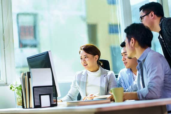 recruit-section-swiper-img-3